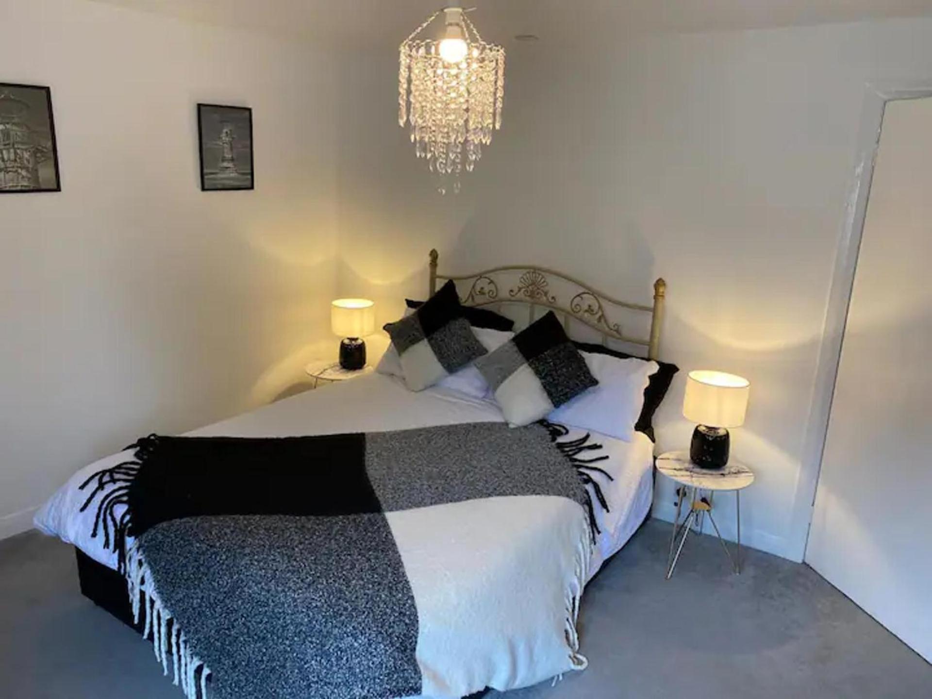 2 Bed-Sleeps 4-Sea View-Pet Friendly-Parking Llanelli Exterior foto