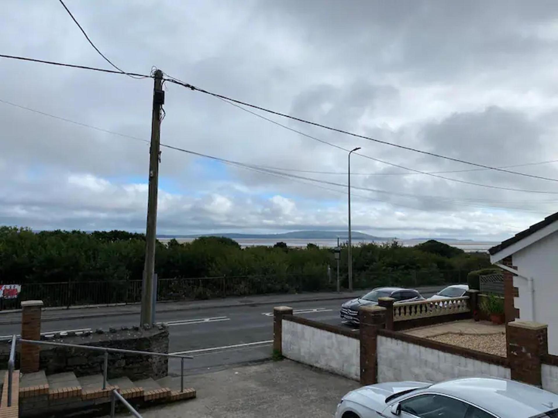 2 Bed-Sleeps 4-Sea View-Pet Friendly-Parking Llanelli Exterior foto