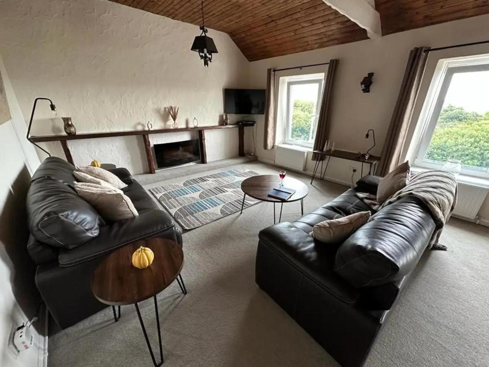 2 Bed-Sleeps 4-Sea View-Pet Friendly-Parking Llanelli Exterior foto