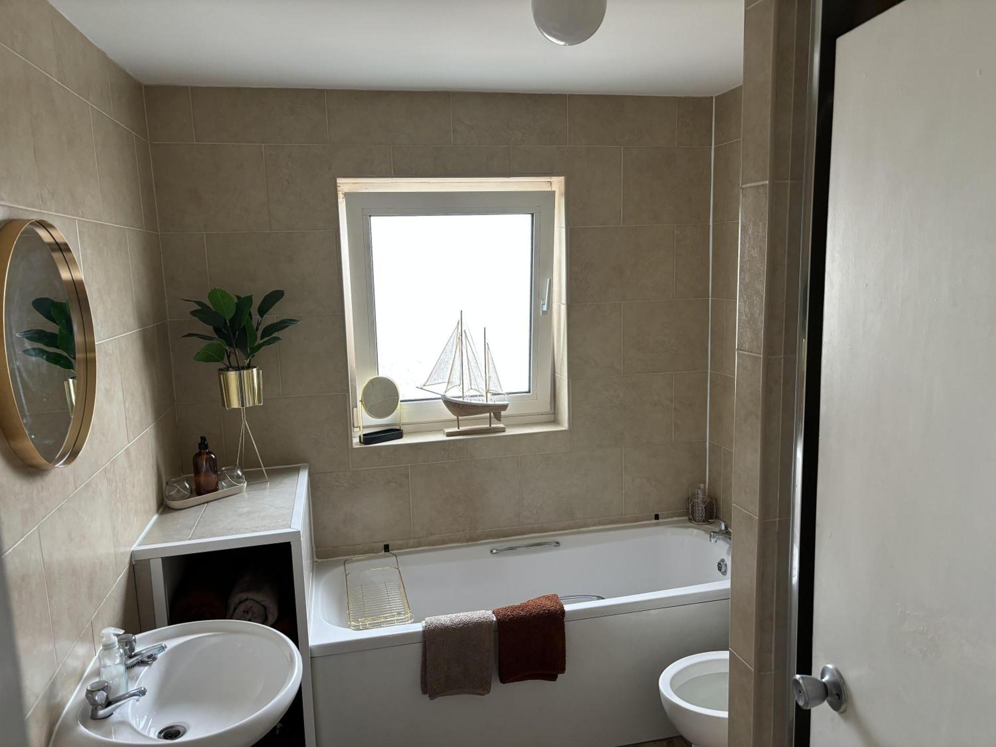 2 Bed-Sleeps 4-Sea View-Pet Friendly-Parking Llanelli Exterior foto